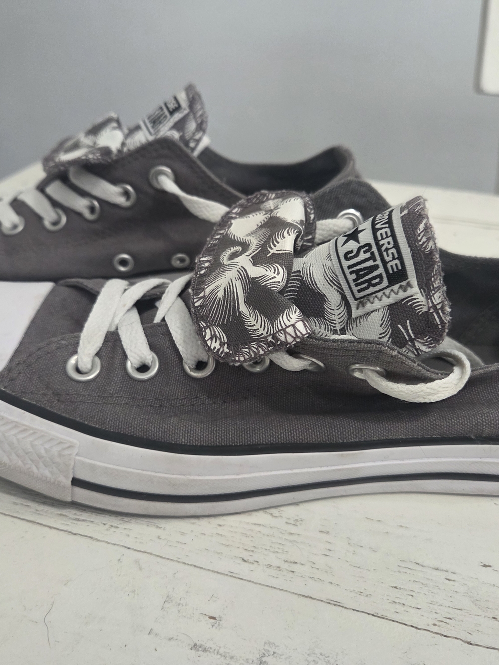Converse Womens Chuck Taylor All Star Low Top Sneakers in Gray. - Picture 6 of 10